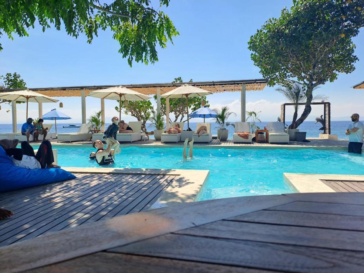 Amp Beach House Toyapakeh Exterior photo