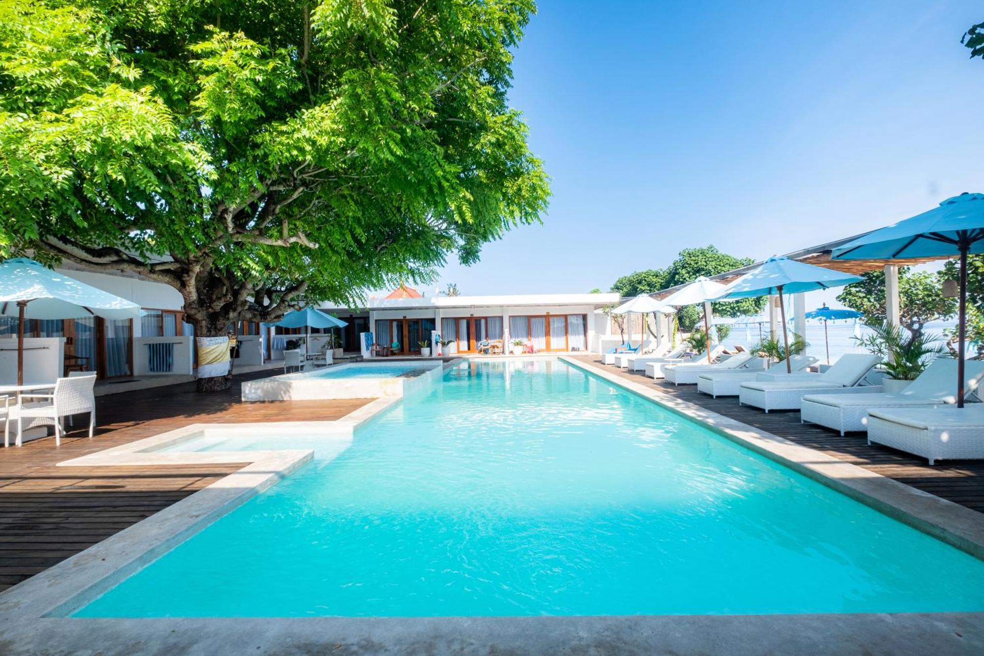 Amp Beach House Toyapakeh Exterior photo