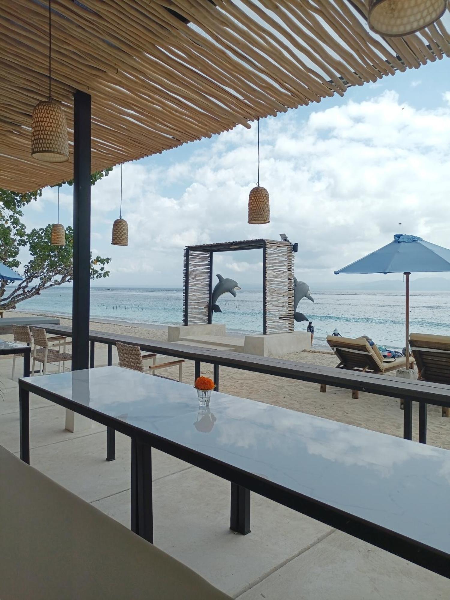 Amp Beach House Toyapakeh Exterior photo